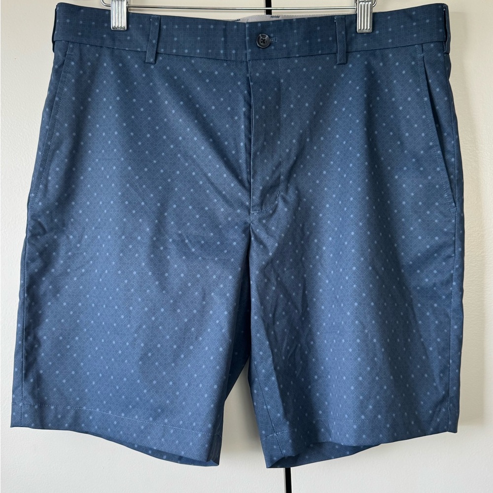 Walter Hagen Men's Navy Patterned Flat Front Shorts
